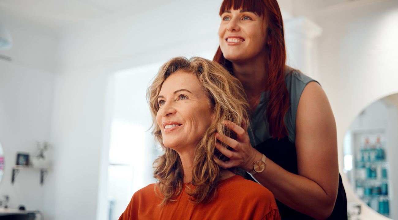 Coupe de cheveux 60 ans : voici la meilleure coupe courte dégradée pour